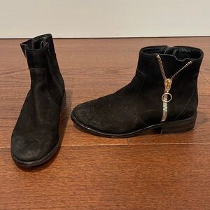STEVE Madden Women’s Black Flat Booties Size 7.5